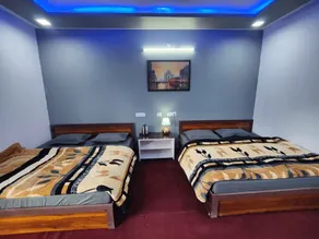 Triyuginarayan Maangal Resort  - Chambre