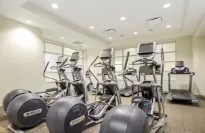 Spark by Hilton Louisville Airport - Salle de sport