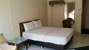 Dragon & Phoenix Hotel - Chambre