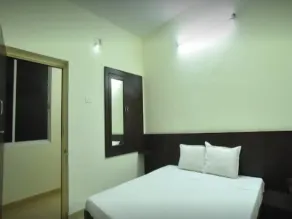 PRM Aruna Lodge - Room