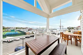 Steps From Sand & Fun: Beach Haven Retreat w/ Pool - Interiør