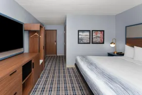 AmericInn by Wyndham Austin - Room