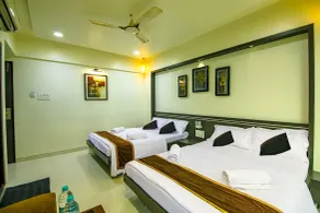 La Hotel Metro near BKC - Room