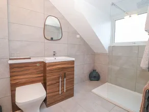 The Lookout - Bathroom