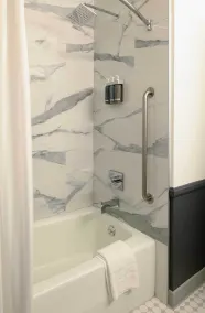 Coventry Motor Inn - Bathroom