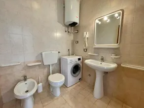 Lovely flat overlooking the pool - Badrum