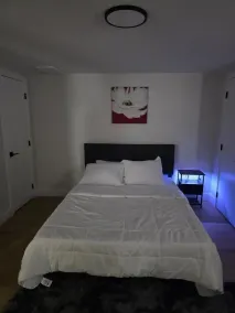 Cozy Irvine Creek Walk-Out Suite 10 mins to YEG - Rom