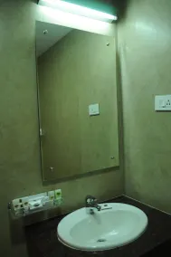 Hotel Prince Gardens - Room