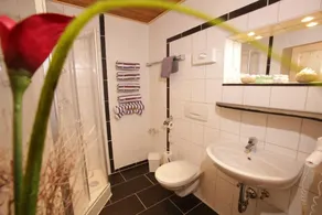 Hotel Garni Eder - Bathroom