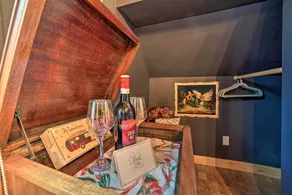 Steps to Waterfront & Dtwn: Sturgeon Bay Escape! - Interior