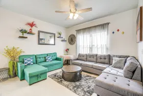 Family Home w/ Community Perks in Peoria - Intérieur