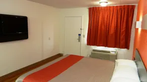 Motel 6-Oklahoma City, OK - Airport East - Room