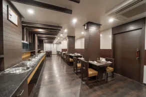 Whispering Palms Hotel Jaipur - Restaurant