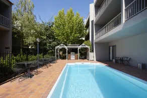 Pinnacle Apartments - Pool