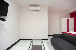 RedDoorz Plus near Mall Kelapa Gading - Room