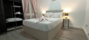 Modern Stylish Retreat 15 Mins to Central London - Camera