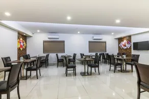 Magnus Square Business Hotel, Viman Nagar Pune - Restaurant