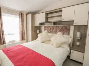 The Maple - Room