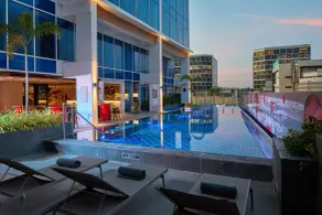 Radisson RED Cebu Mandaue - Piscine