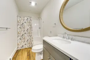 Walk to Sebago Town Beach: Luxe Townhome w/ Grill - Innvendig
