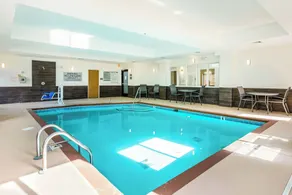 Fairfield by Marriott Inn & Suites Greensboro Coliseum Area - Piscine