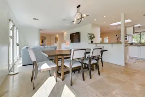 Family Gem in Paradise Valley: Hot Tub, Large Yard - Innvendig