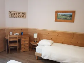 Hotel de Geneve Sàrl - Zimmer
