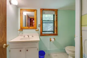 Lake Stinson Cottage w/ Sunroom & Shared Dock! - Innvendig