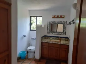 Casa Pájaros - Private 2-Story Home - Bathroom