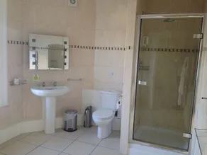 Falcon's Nest Hotel - Baño