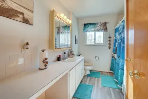 Family-friendly Home w/ Fire Pit ~ 10 Mi to Akron! - Interni