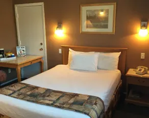 Canadas Best Value Inn Kelowna - Zimmer