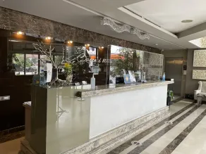 Queen's Hotel - Zebra Centre - Reception