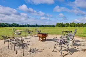 Fire Pit, Beautiful Wooded View, 70 Huntable Acres - Interiør