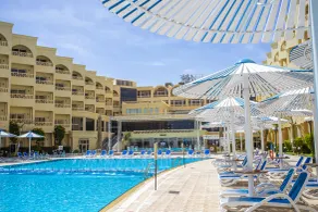 AMC Royal Hotel & Spa - Piscina