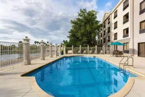 La Quinta by Wyndham Bonita Springs Naples North - Piscine