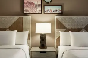 Embassy Suites by Hilton Phoenix Tempe - Chambre