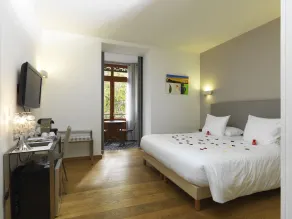 Le Manoir d'Agnès Logis hôtel restaurant - Værelse