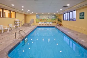 La Quinta by Wyndham Salina - Piscine