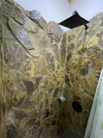 Mahalo Hostel - Bathroom