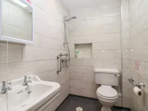 Barons Mews - Bathroom