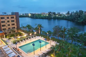 Element by Marriott Miami International Airport - Piscine