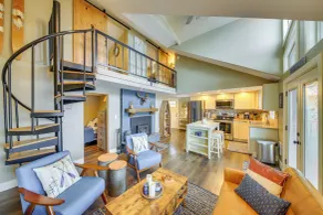 Hike, Fish & Unwind: Cocolalla Lake Home w/ Dock! - Interiør