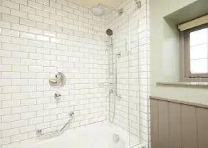 Red Lion Hotel by Greene King Inns - Bathroom