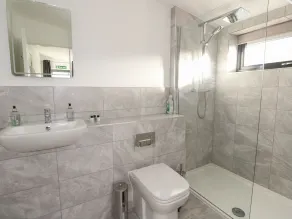 Osprey View Lodge &amp; Hot Tub - Bathroom
