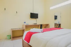 RedDoorz near RS Imanuel Lampung - Room