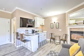 Peaceful Midway Studio w/ Mountain + Golf Views! - Interior
