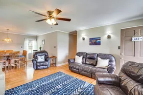 Waterfront Lake Gaston Home w/ Private Dock! - Innvendig