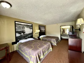 Super 8 by Wyndham Shawnee - Chambre