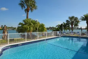 Westwinds Waterfront Resort - Piscine
